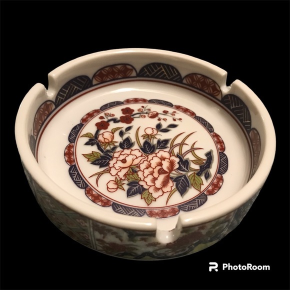 Vintage Imari Empress Japan Hand-Painted Ashtray - Picture 1 of 7